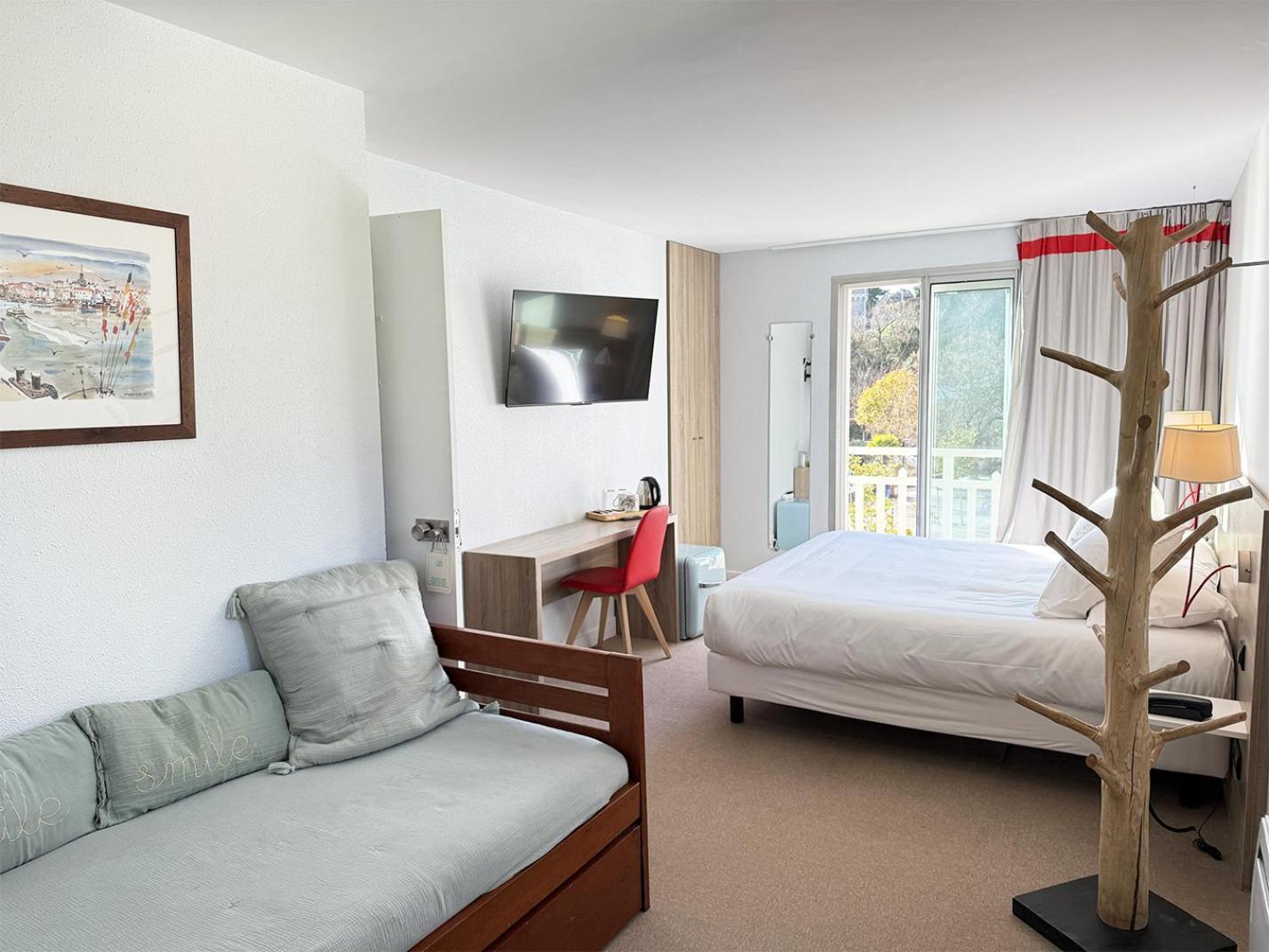 Hotel Beau Soleil ポルニック エクステリア 写真