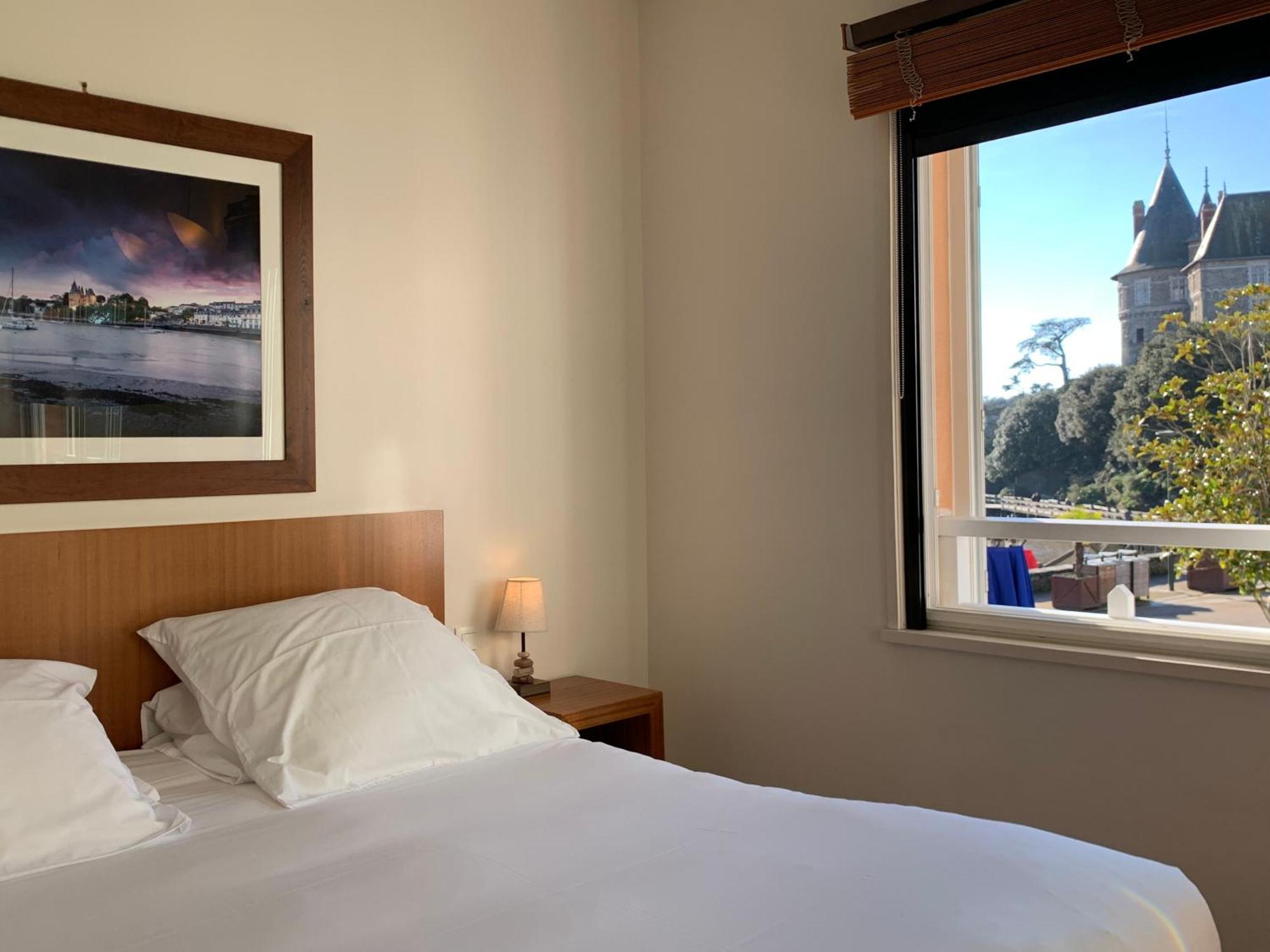 Hotel Beau Soleil ポルニック エクステリア 写真